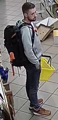 Policja poszukuje sprawców kradzieży i udostępnia wizerunek podejrzanych